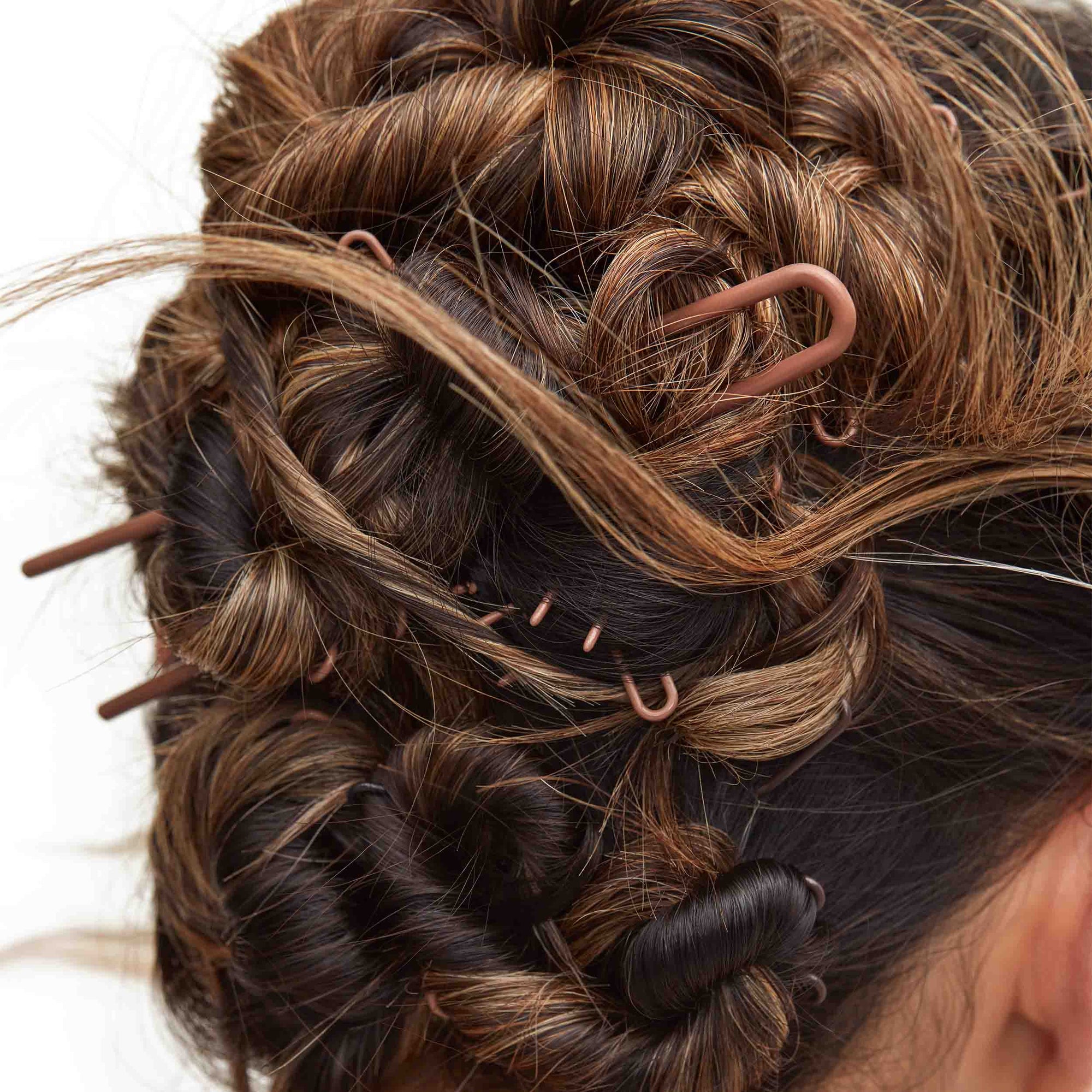 Hair Pins vs Elastics: Which Causes Less Breakage? | Day Rate Beauty
