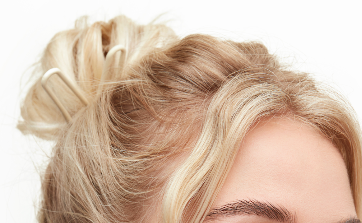 How to Use a U-Shaped Hairpin